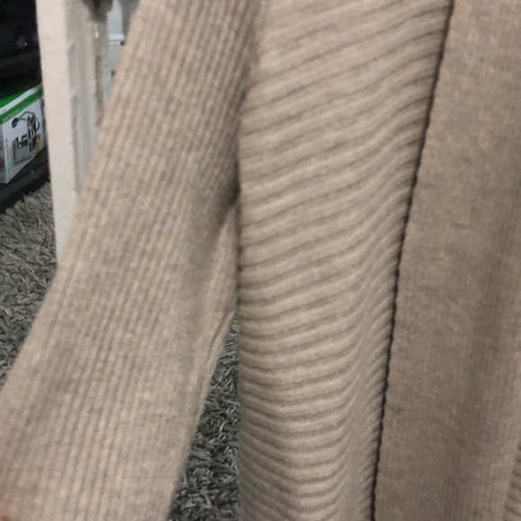 Tan colored knit cardigan - Picture 3 of 4